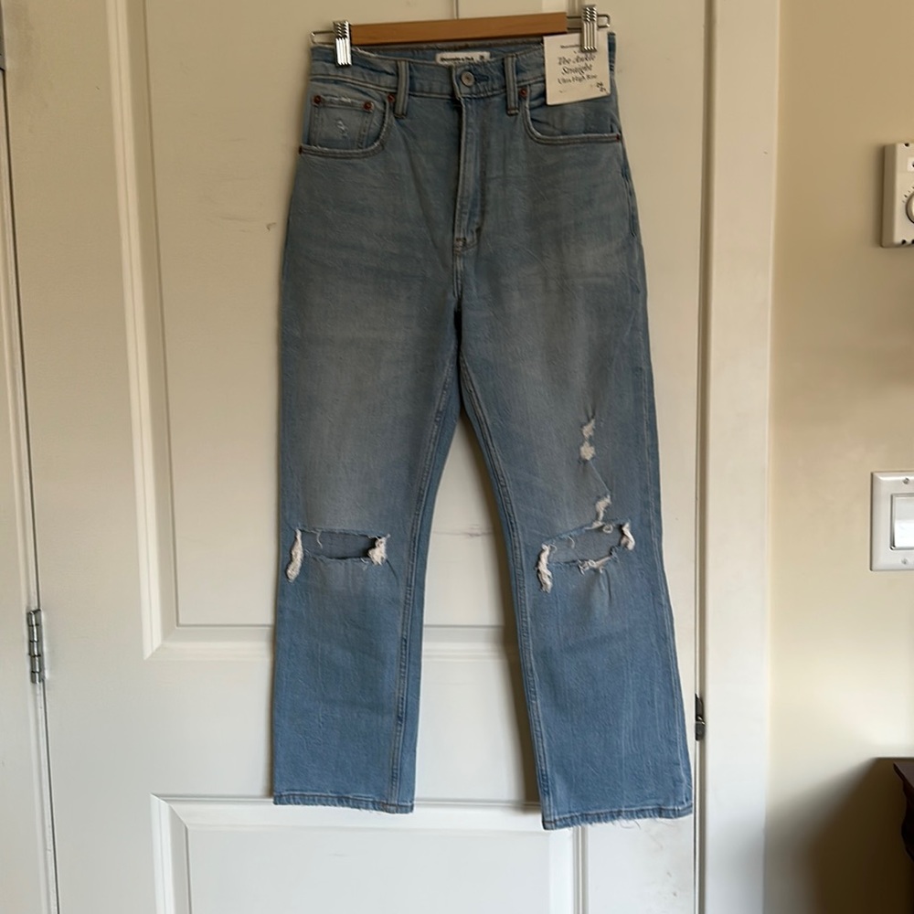 : NWT Abercrombie the ankle straight ultra high rise jeans